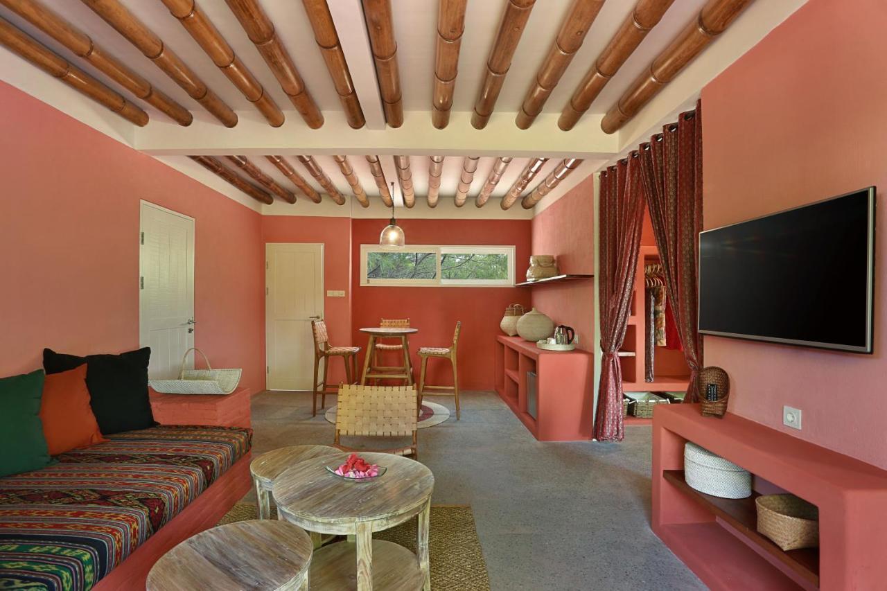 Pinkcoco Gili Trawangan - Constant Surprises - For Cool Adults Only Hotel Exterior photo