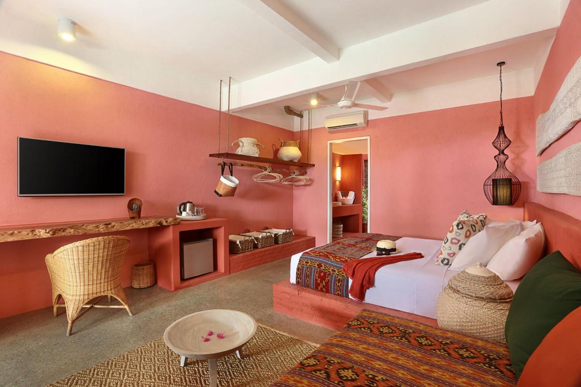 Pinkcoco Gili Trawangan - Constant Surprises - For Cool Adults Only Hotel Exterior photo