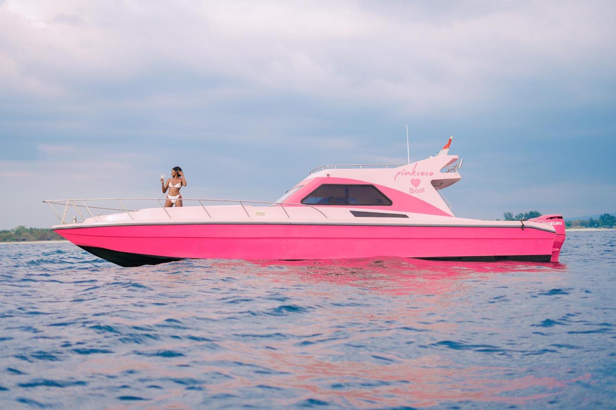 Pinkcoco Gili Trawangan - Constant Surprises - For Cool Adults Only Hotel Exterior photo