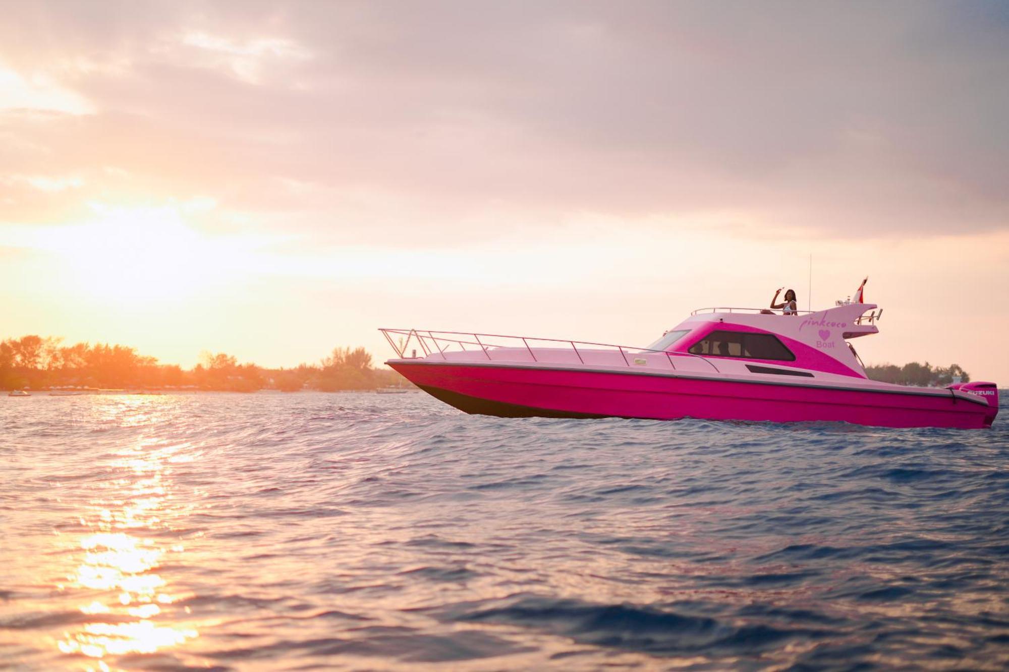 Pinkcoco Gili Trawangan - Constant Surprises - For Cool Adults Only Hotel Exterior photo