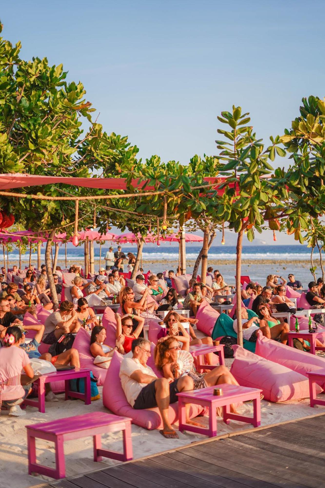 Pinkcoco Gili Trawangan - Constant Surprises - For Cool Adults Only Hotel Exterior photo