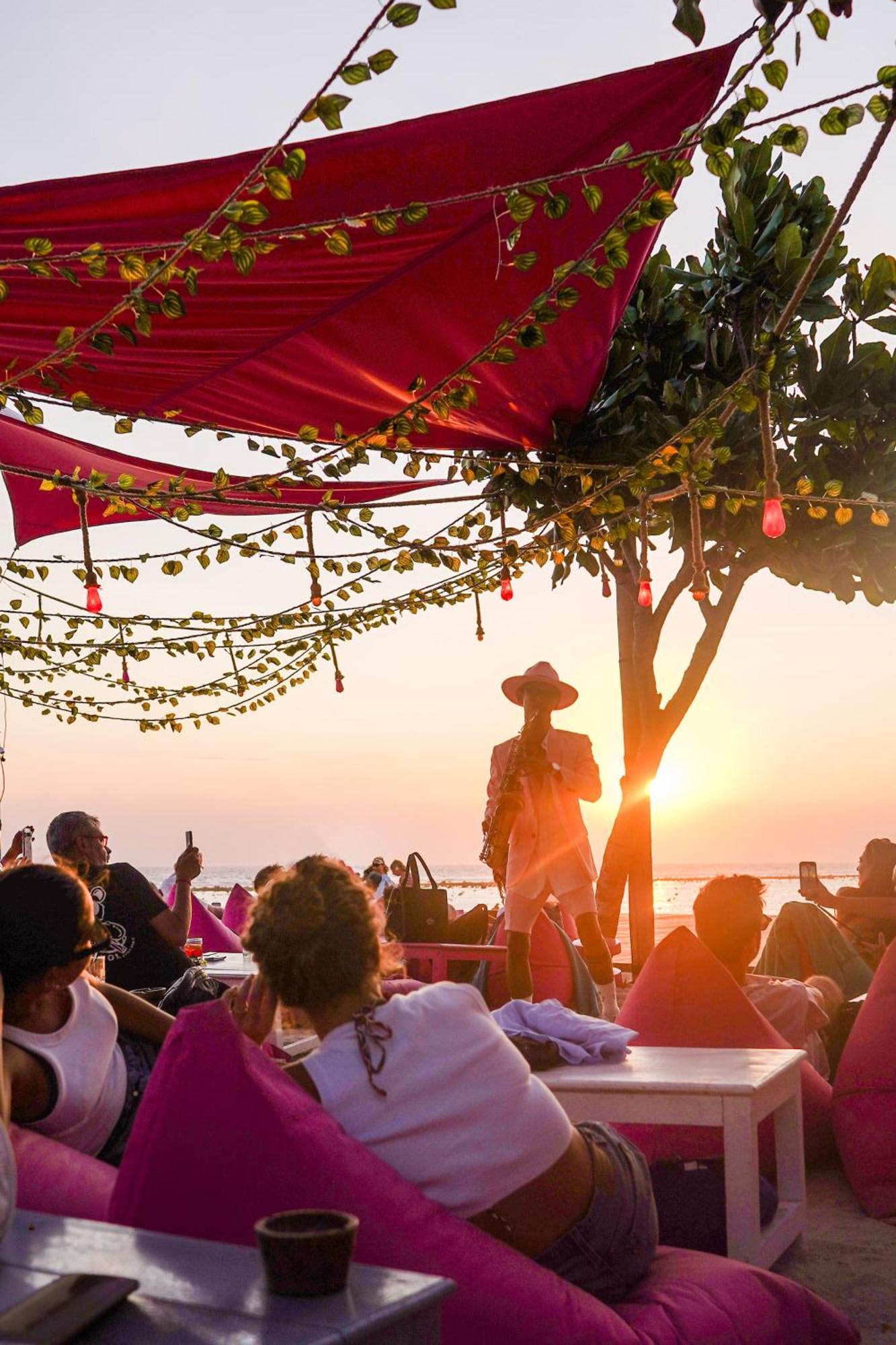 Pinkcoco Gili Trawangan - Constant Surprises - For Cool Adults Only Hotel Exterior photo